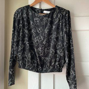 Abstract floral pattern top, size M